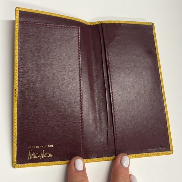 Neiman Marcus Pebble Croc Embossed Leather Long Bifold Checkbook Cover Wallet - Picture 2 of 7